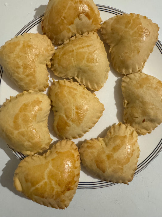 10 small sized chicken pie