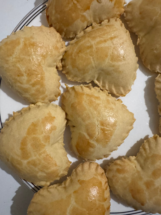 10 small sized chicken pie